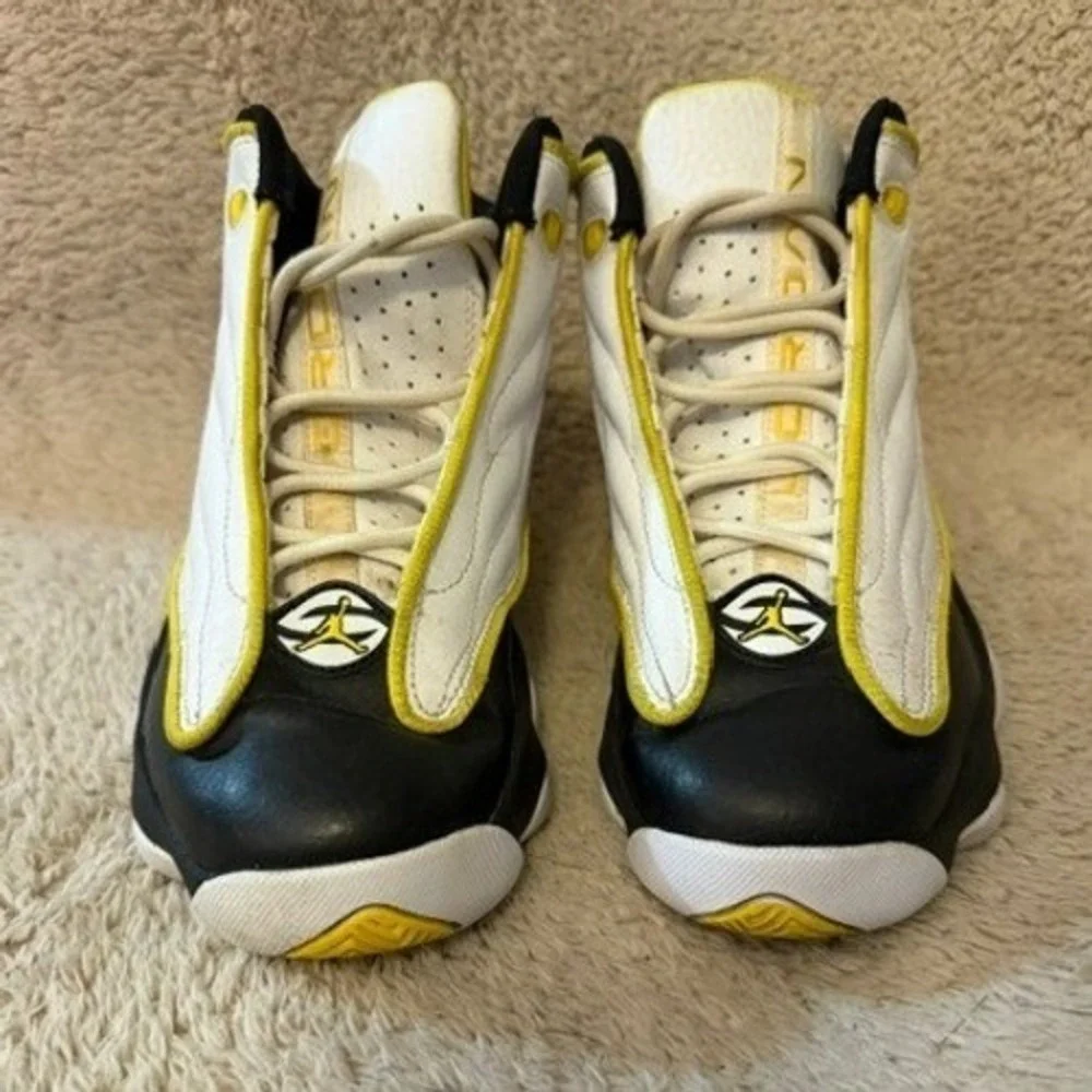 Jordan Pro Strong Kids Basketball Shoes White Black Tour Yellow DC7911-107 5Y